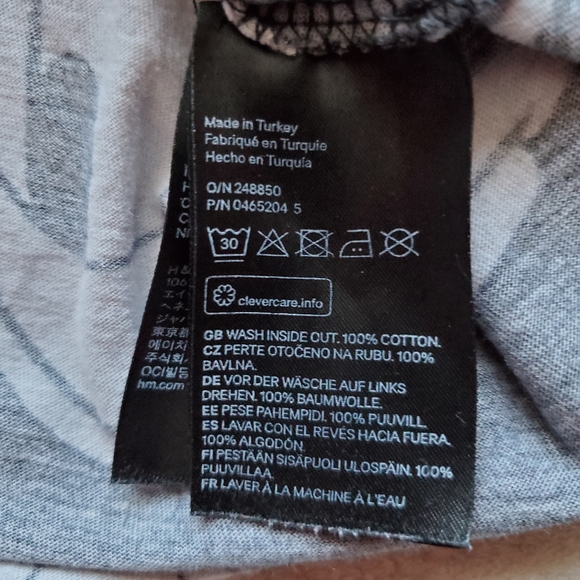 Disney Donald Duck All Over Print Tee. Medium. - Picture 4 of 4